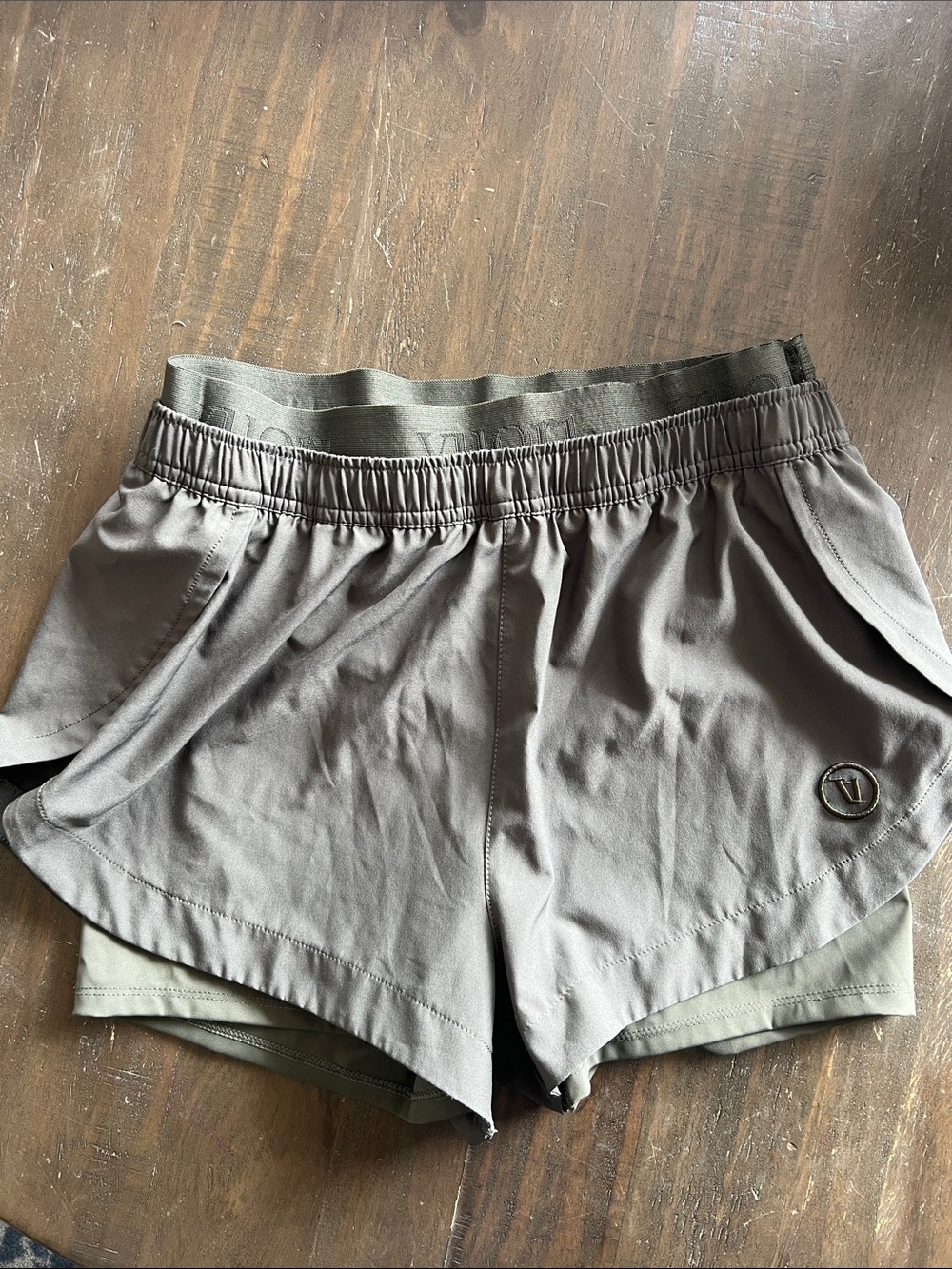Luna Shorts Vuori - Two-Layer Athletic Shorts Olive Green
